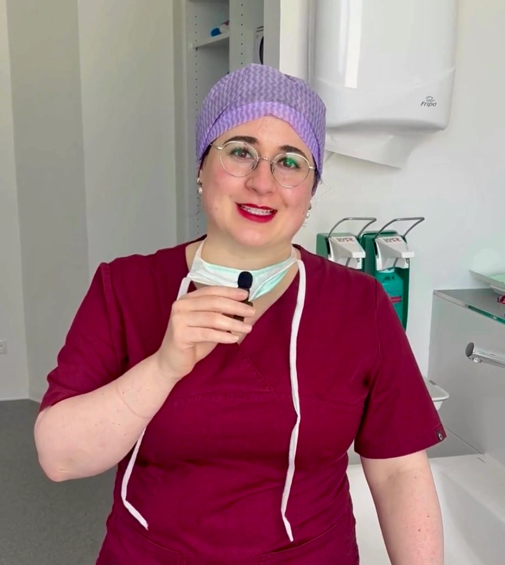 Dr. med. Rima Nuwayhid, Fachärztin für Plastische und Ästhetische Chirurgie, im Beratungsgespräch